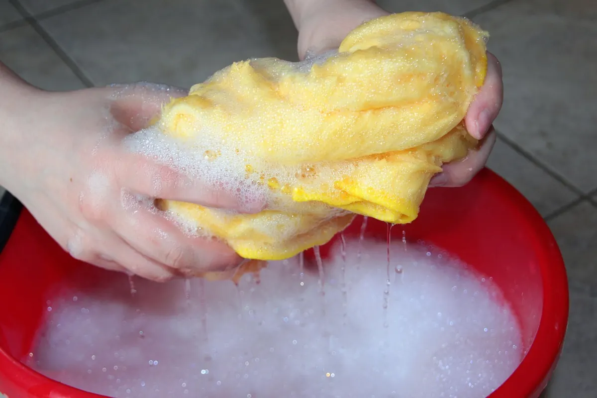 Deep Cleaning vs Regular Cleaning: What's the Difference?